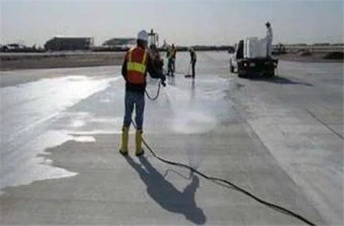 混凝土出现气泡怎么解决