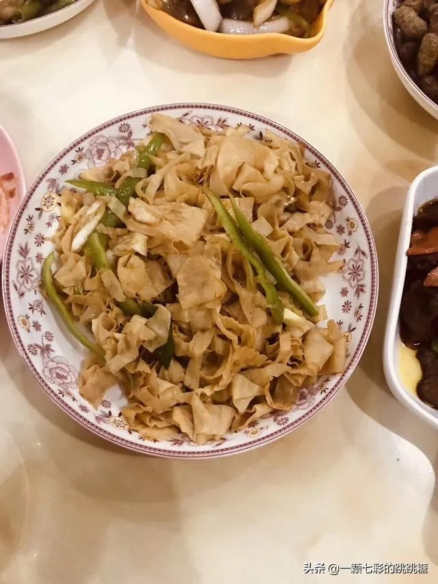 女孩子一般喜欢吃什么菜?做几道什么菜给她吃好?