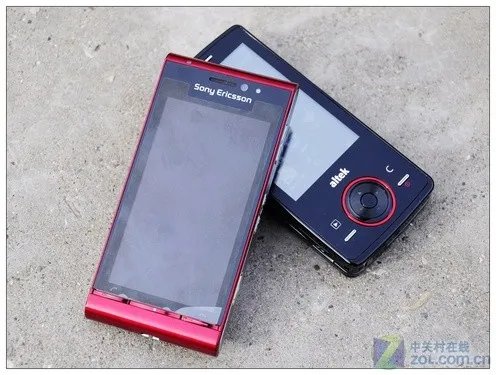 沾着喜气逛庙会 8款火红手机陪您过虎年