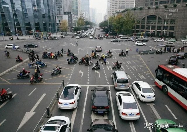 无人驾驶网约车上路,出租车司机会失业吗?