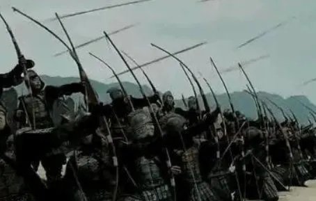 215年合肥之战留守城内的是谁？