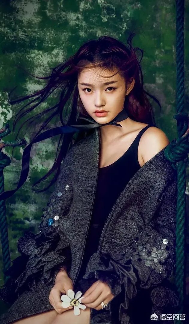 相比来说五官不是最精致的林允，为什么看起来反而更舒服？