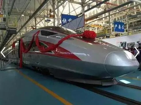 中国高铁复兴号今天首发,复兴号和谐号有什么区别?