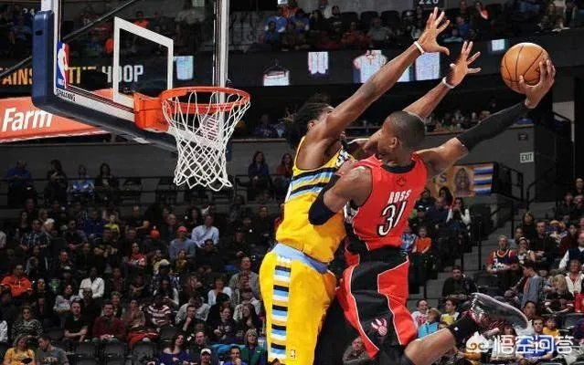 NBA暂停期间啦啦队劲歌热舞的时候，却基本看不到球员偷瞄，这是为什么？你怎么看？