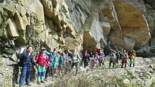 去船底顶在罗坑镇住一宿，第二天早上开始登山，这样安排合理吗？