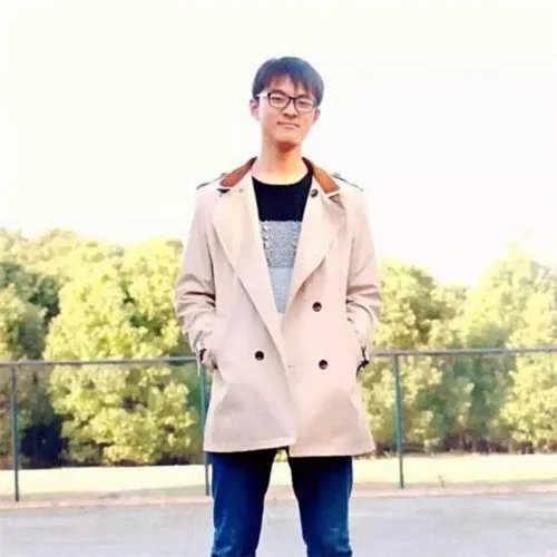 学霸情侣直博清华 晒录取通知书成最美爱情典范