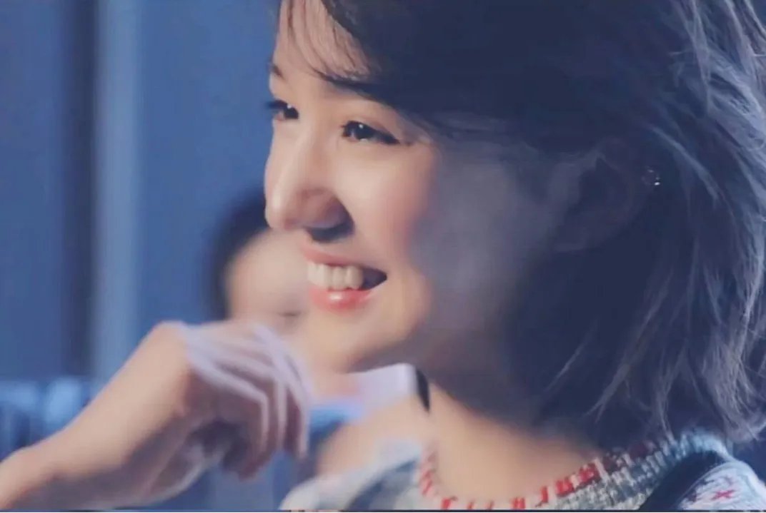 宋茜木村光希合影 ,两大美女你觉得谁更漂亮?