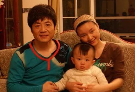 李琛的妻子曝光 揭秘李琛腿为什么残疾