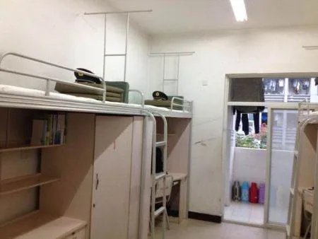 西南交通大学的寝室是什么样子的啊，寝室有独立的厕所吗？能附图吗？十分感谢，追加悬赏的！