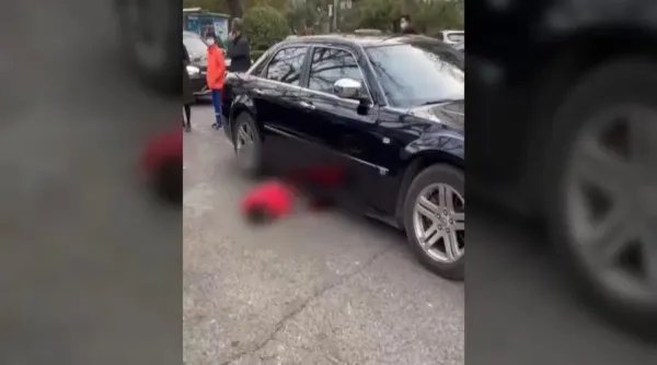 北京一小区女童被卷入车底不幸身亡，造成此事故的原因是什么？