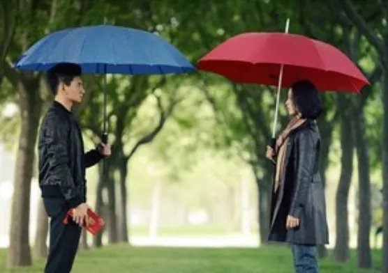 《步步惊情》里面的殷成义到底是怎么死的？