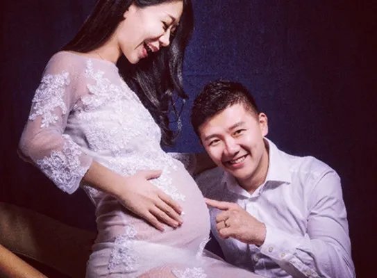 陈一冰老婆背景曝光 其与女友竞缇步入婚姻的殿堂