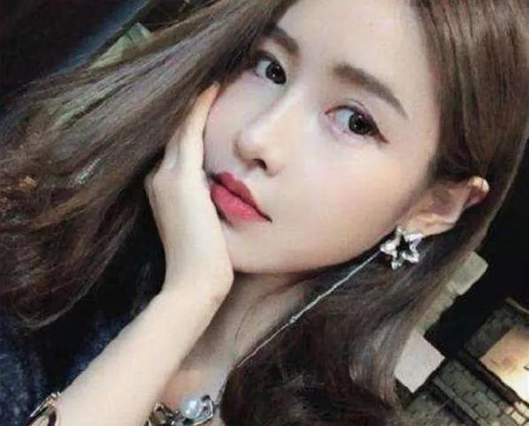 王思聪再换女伴又被拍，疑似19年就认识，这次还要告营销号吗？