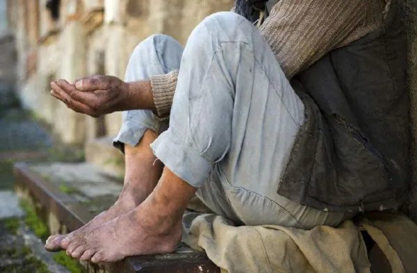 概括高贵的施舍的主要内容