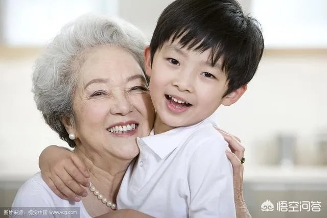 孩子的爷爷奶奶、外公外婆应该在育儿过程中起到哪些积极作用？