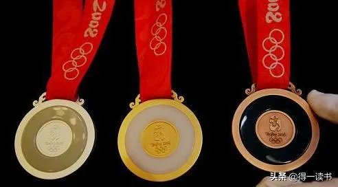 东京奥运会女子蹦床冠军朱雪莹，发文说金牌掉皮了，你怎么看？