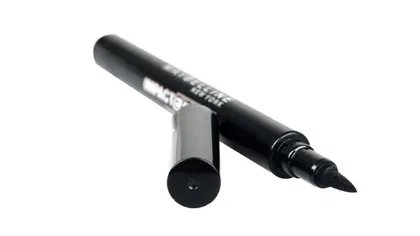 美宝莲眼线笔怎么用