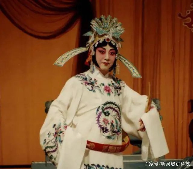 悲痛！梅兰芳亲传弟子杜近芳去世，享年89岁，为什么她身世成谜一生坎坷？