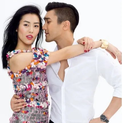 崔始源刘雯杂志照片好性感 两人分手真相再被扒