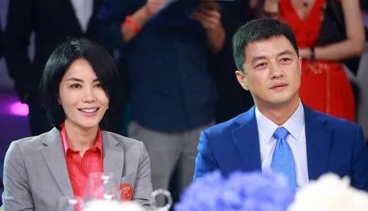 张雨绮怒斥袁巴元曝光聊天截图,怎样是最理性的分手姿态?