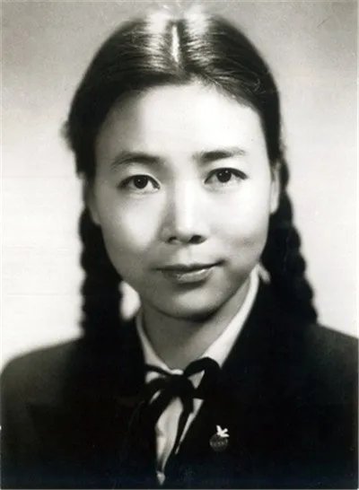 田华：从贫民女到艺术家，一家四口皆患癌去世，今92岁为何仍要挣钱养家？