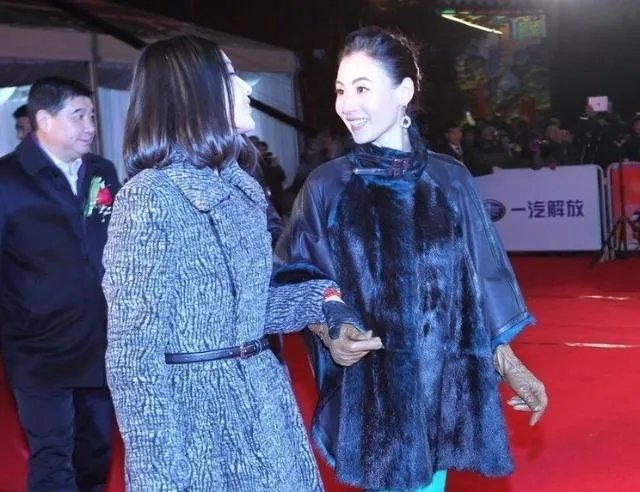 黄圣依为什么会拜赵本山为师？