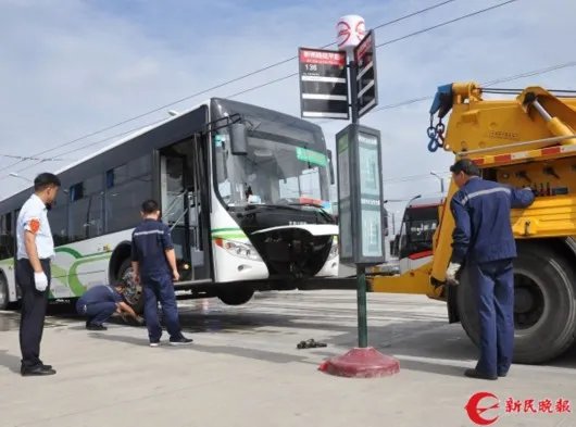 公交车或校车着火后应该怎么办