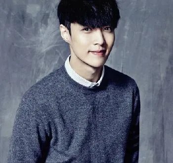 你们觉得贾斯汀比伯和张艺兴谁更火,谁更好?