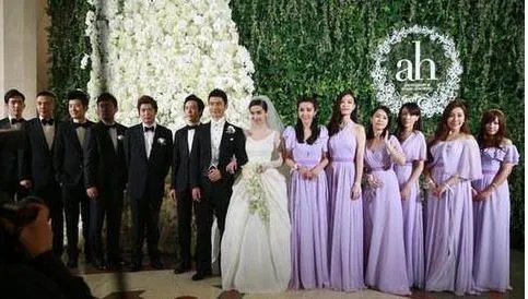 国民老公王思聪参加老同学婚礼，大手笔随礼30万，这事你怎么看？