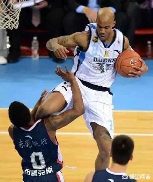 李春江怒吼“打不过上脚啊，上脚”是怎么回事？