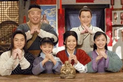 在电视剧龙门镖局里，姚晨是在第几集出场啊？