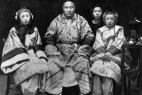 香港实行一夫一妻是什么时候