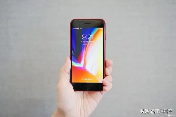 嫌新iPhone SE内存太小、国内大神成功爆改至512G！