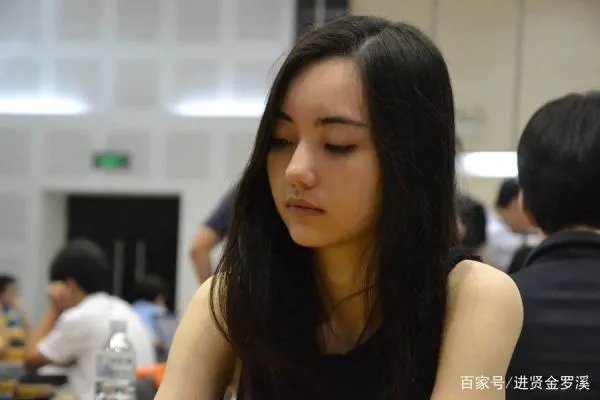 台湾天才围棋仙女黑嘉嘉，为何选择涉足娱乐圈？