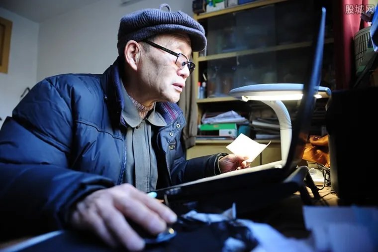 央视曝老妈乐骗局 边养老边领钱还能免费旅游？