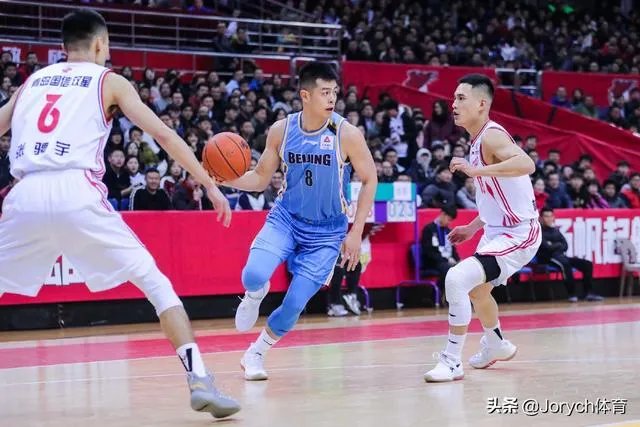 北京男篮以92比115大比分输给青岛男篮，再次爆出双大外援的软肋，怎样评价本场比赛？