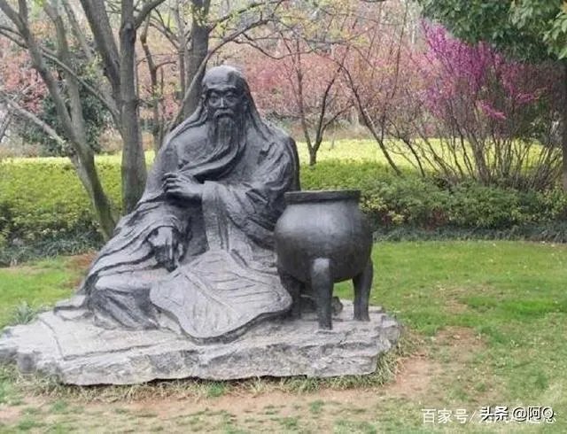 历史上人类活的最久的人是谁?活了多少岁？