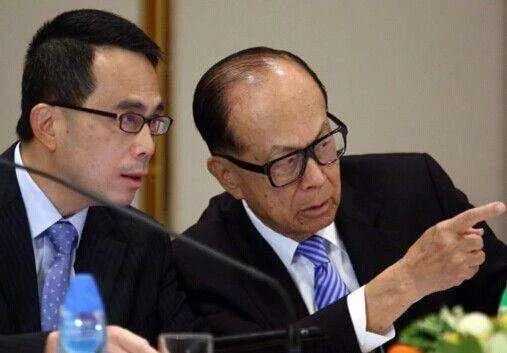 国民老公王思聪参加老同学婚礼，大手笔随礼30万，这事你怎么看？