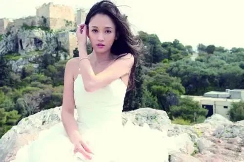 陈乔恩艾伦接吻庆生照曝光，两人恋爱那么久，该谈婚论嫁了吗？