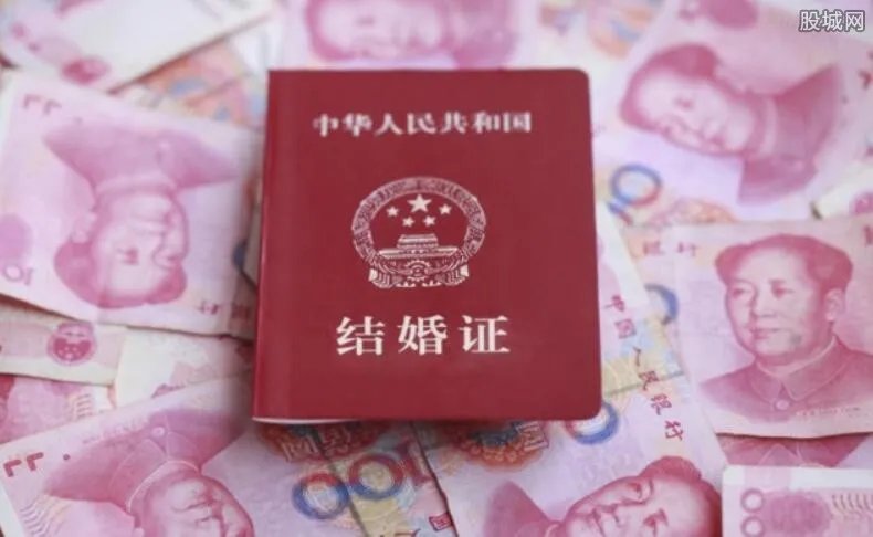 女子蹭婚宴被拆穿 参加婚宴给多少钱红包合适