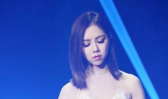 邓紫棋是否被封杀