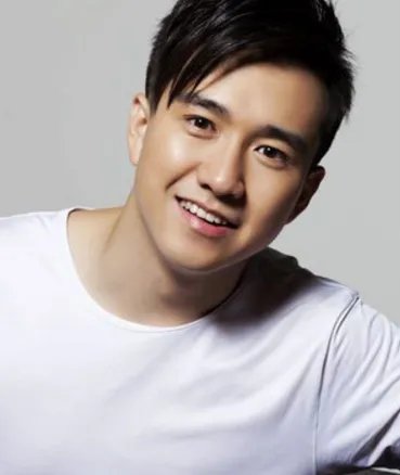 翟天临女友李依伊与其恋情疑似曝光 网传两人早已分手