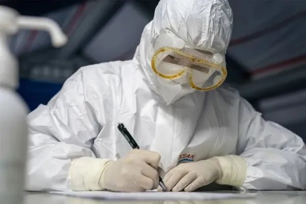 无症状感染者会变成“超级传播者”吗？张文宏、钟南山先后回应