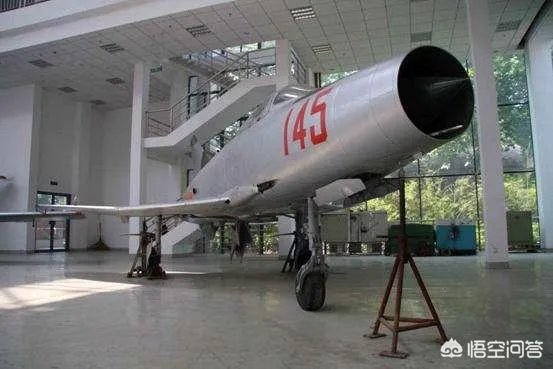 如何评价歼-12战斗机？