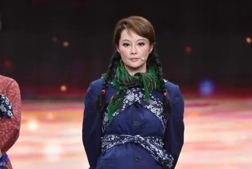 袁立喊话浙江卫视欠她一个道歉，她的做法是否正确？