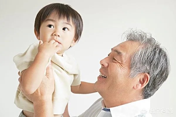 孩子的爷爷奶奶、外公外婆应该在育儿过程中起到哪些积极作用？