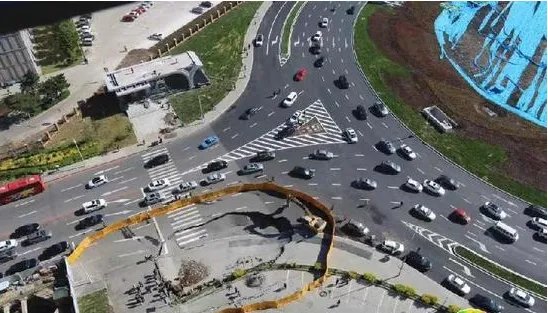 长春一在建地铁口附近发生道路塌陷了吗？