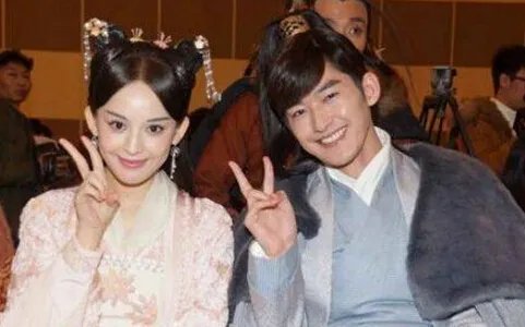 娜扎张翰玩亲亲图片太暧昧 ”塘主夫人“浮出水面