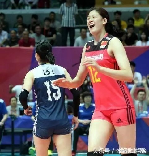 世联赛半决赛上，中国女排对战美国第三局比赛落后时换上李盈莹，之后中国队25-18拿下第三局，你怎样看？