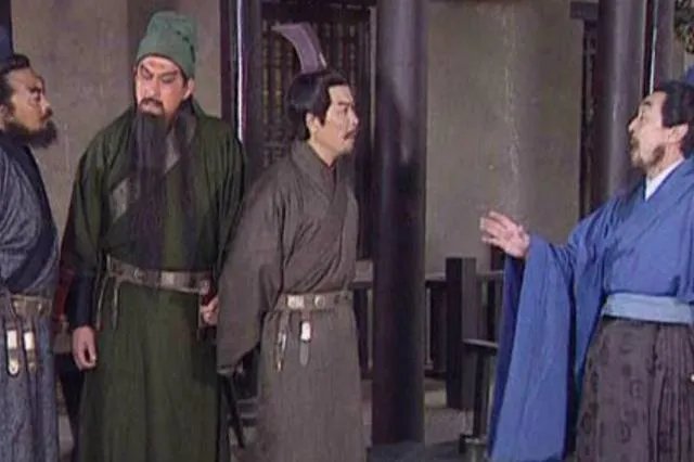 《三国演义》中，水镜先生是怎样的一个人？有人说水镜先生深不可测，是这样吗？